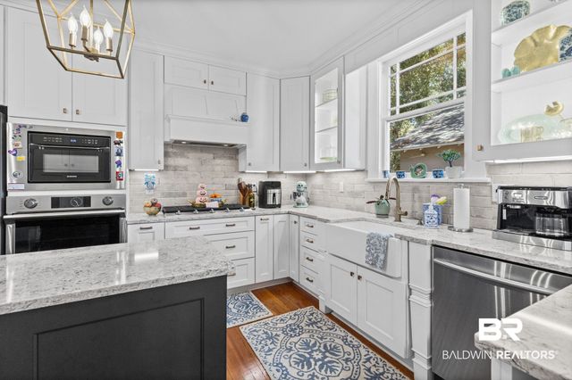 16 Macy Place, Mobile, AL 36604