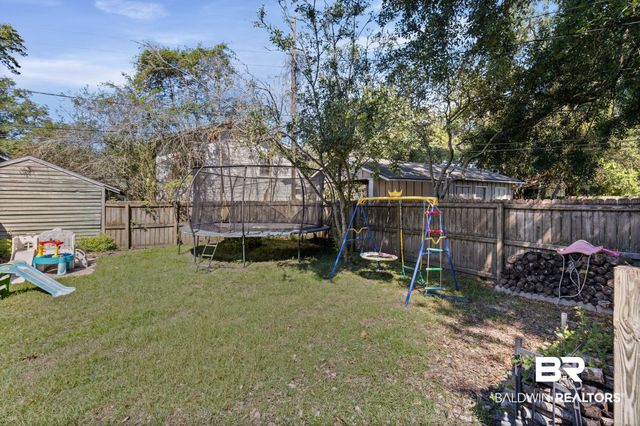 16 Macy Place, Mobile, AL 36604
