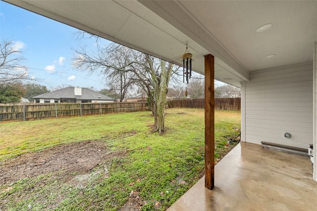 417 E Spring Valley Road, Hewitt, TX 76643