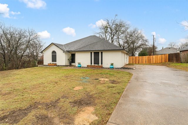 417 E Spring Valley Road, Hewitt, TX 76643