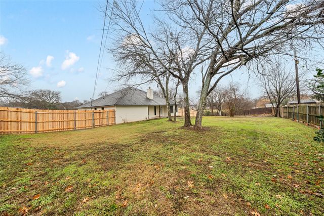 417 E Spring Valley Road, Hewitt, TX 76643