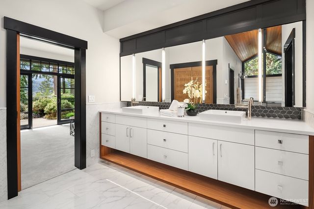 20113 SE 30th Street, Sammamish, WA 98075