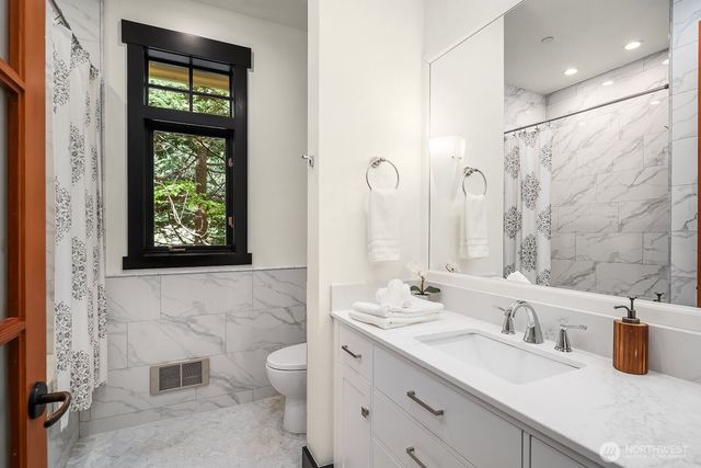 20113 SE 30th Street, Sammamish, WA 98075