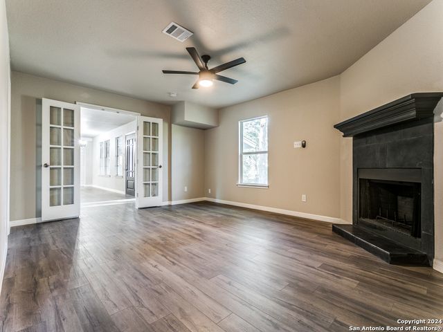 2390 Vivroux Ranch Rd, Seguin, TX 78155