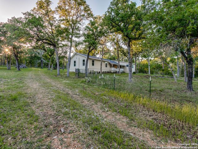 2390 Vivroux Ranch Rd, Seguin, TX 78155