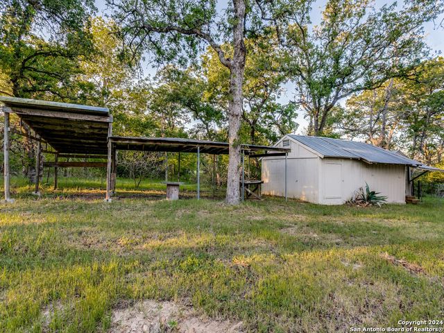 2390 Vivroux Ranch Rd, Seguin, TX 78155