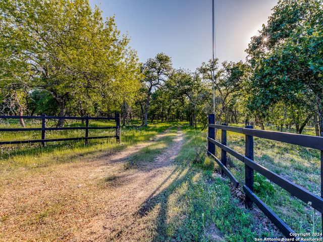 2390 Vivroux Ranch Rd, Seguin, TX 78155
