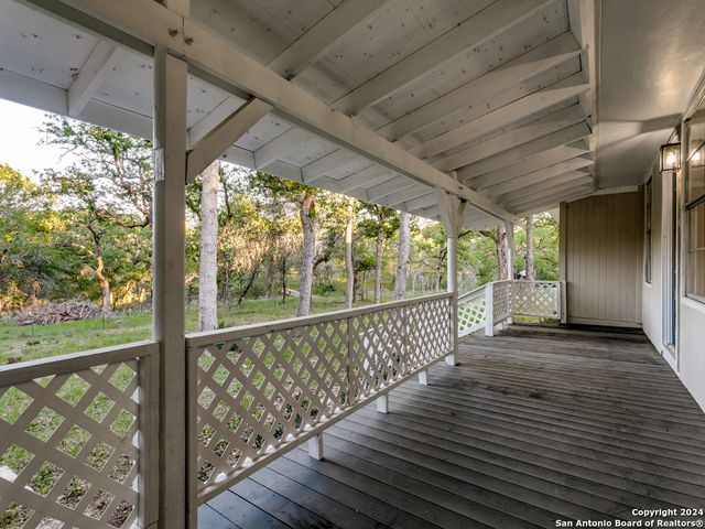2390 Vivroux Ranch Rd, Seguin, TX 78155