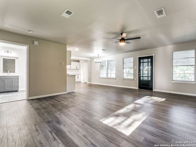 2390 Vivroux Ranch Rd, Seguin, TX 78155