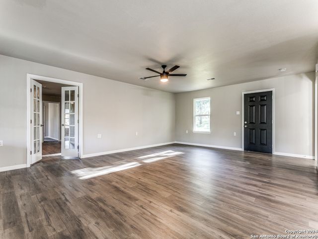 2390 Vivroux Ranch Rd, Seguin, TX 78155