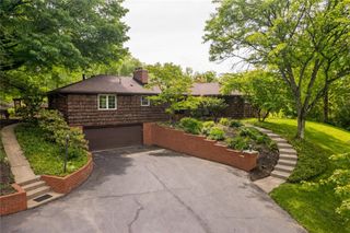 117 Valentine Dr, Moon/crescent Twp, PA 15108
