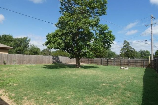 1624 NW 24th St, Lawton, OK 73505