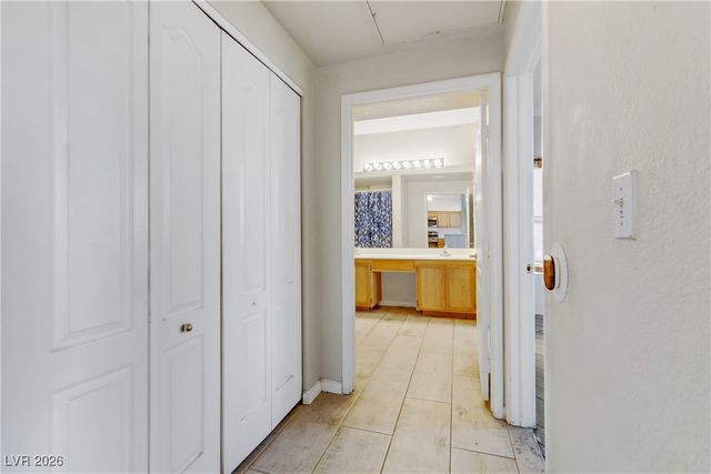 7701 Himalayas Avenue 104, Las Vegas, NV 89128