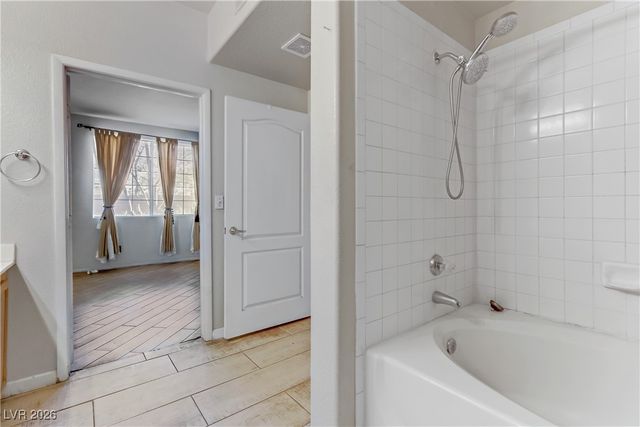 7701 Himalayas Avenue 104, Las Vegas, NV 89128