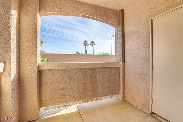 7701 Himalayas Avenue 104, Las Vegas, NV 89128