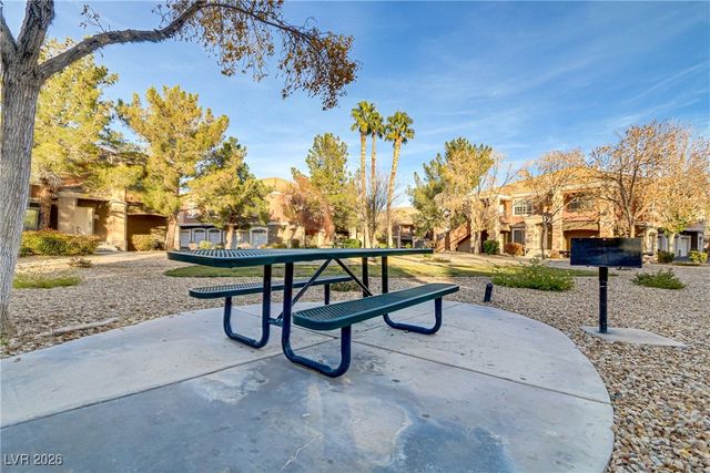 7701 Himalayas Avenue 104, Las Vegas, NV 89128