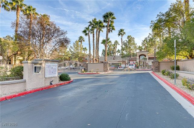 7701 Himalayas Avenue 104, Las Vegas, NV 89128