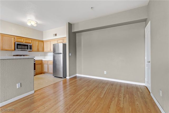 7701 Himalayas Avenue 104, Las Vegas, NV 89128