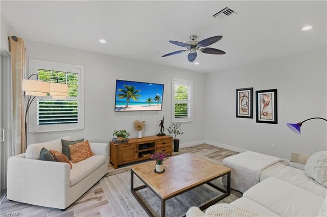 6947 Avalon CIR # 1908, Naples, FL 34112