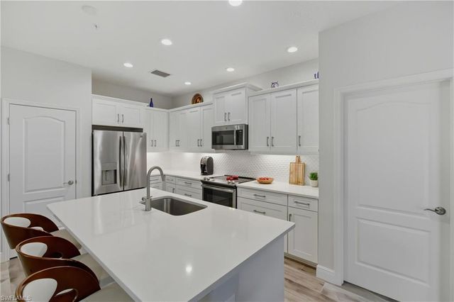 6947 Avalon CIR # 1908, Naples, FL 34112