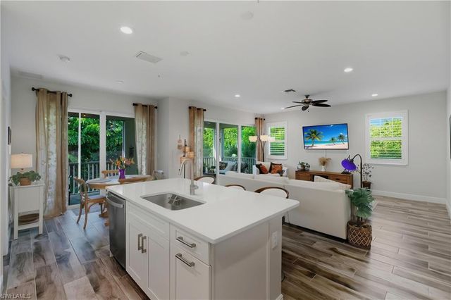 6947 Avalon CIR # 1908, Naples, FL 34112