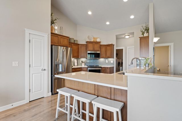 2712 W Howesdale Rd, Spokane, WA 99208