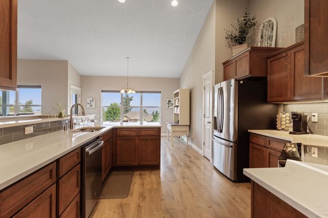 2712 W Howesdale Rd, Spokane, WA 99208