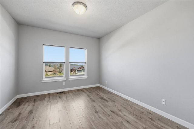 2712 W Howesdale Rd, Spokane, WA 99208