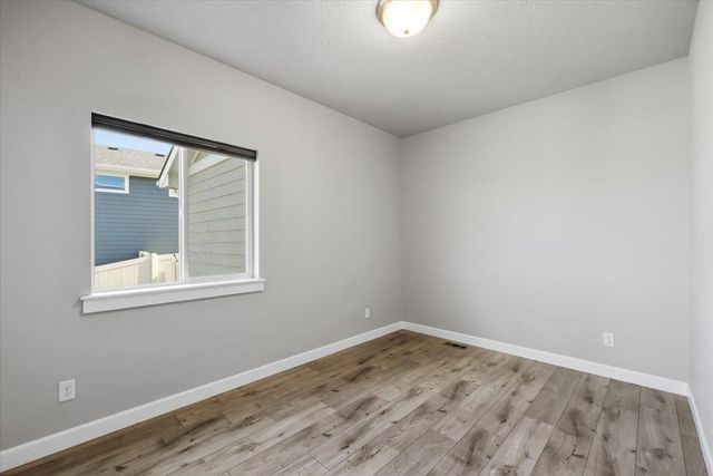 2712 W Howesdale Rd, Spokane, WA 99208