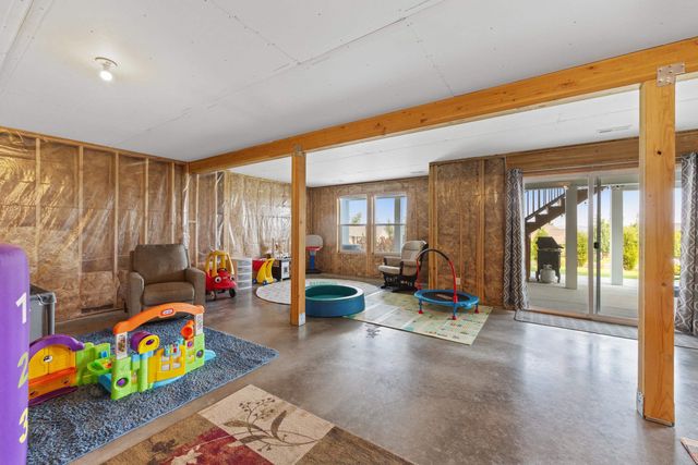 2712 W Howesdale Rd, Spokane, WA 99208