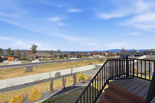 2712 W Howesdale Rd, Spokane, WA 99208