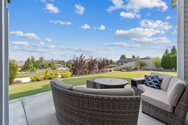 2712 W Howesdale Rd, Spokane, WA 99208