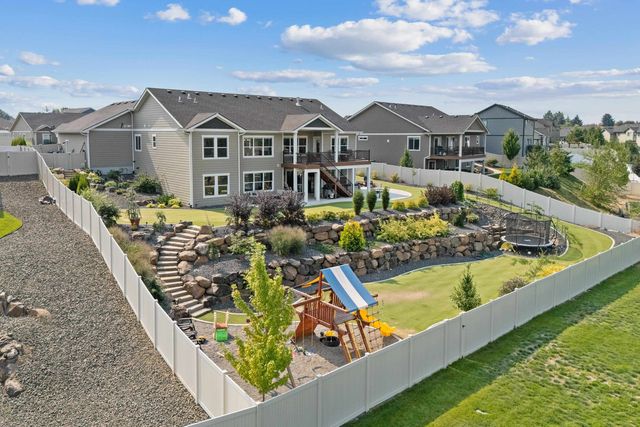 2712 W Howesdale Rd, Spokane, WA 99208