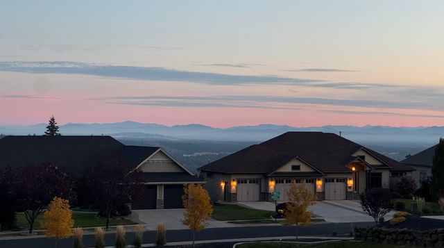 2712 W Howesdale Rd, Spokane, WA 99208