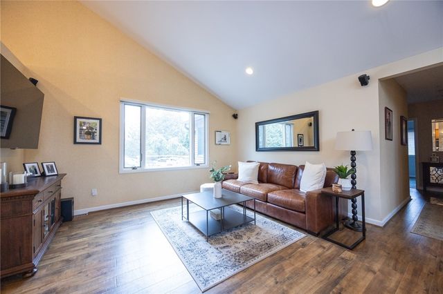 226 Angell Road, Lincoln, RI 02865