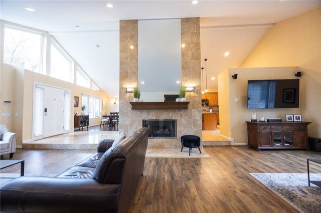 226 Angell Road, Lincoln, RI 02865