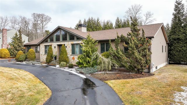 226 Angell Road, Lincoln, RI 02865