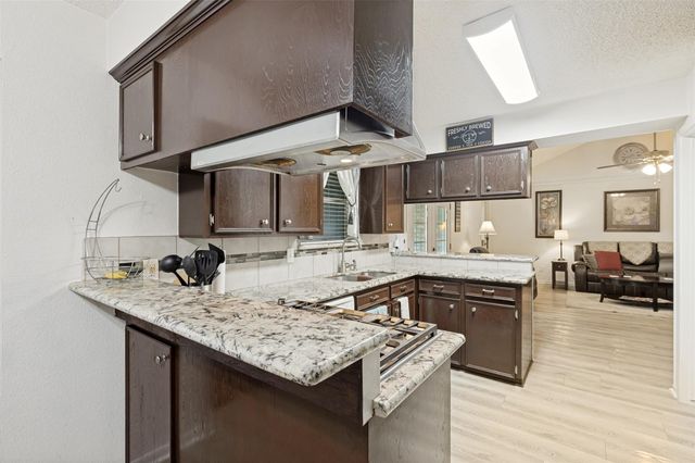 1917 New Orleans Street, Deer Park, TX 77536