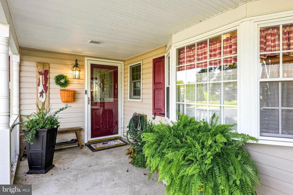 27 PEACHTREE LN, LEVITTOWN, PA 19054 — photo 4
