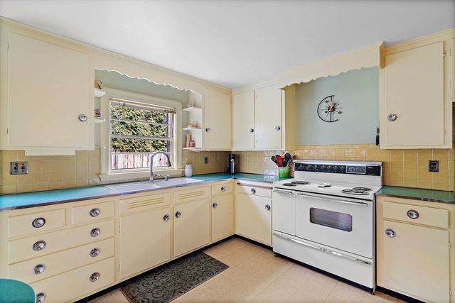 6 Shaw Rd, Belmont, MA 02478