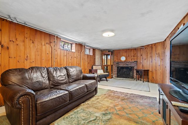 6 Shaw Rd, Belmont, MA 02478