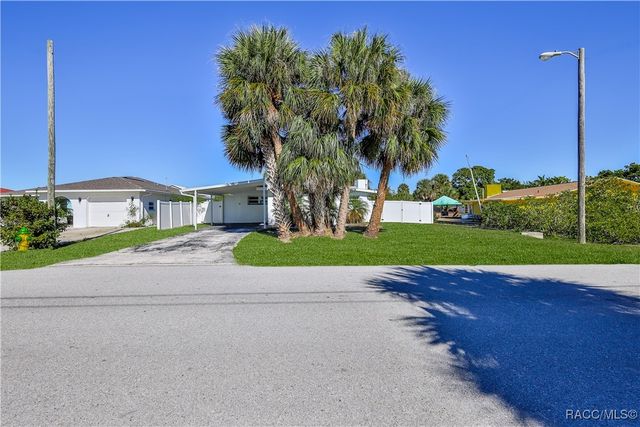 3387 Minnow Creek Drive, Hernando Beach, FL 34607