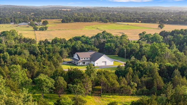 2825 Oregon Road, Milton, TN 37118