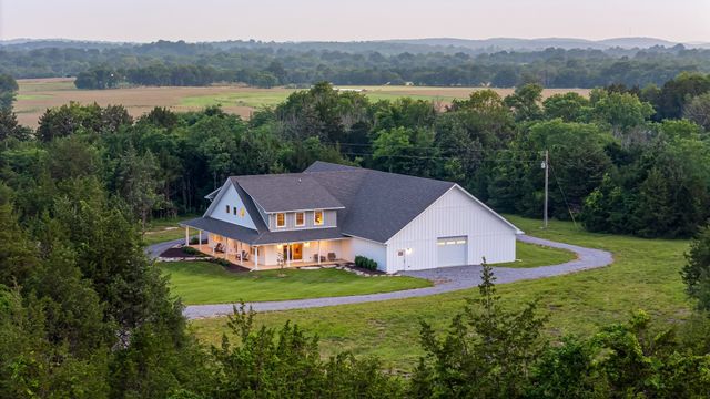 2825 Oregon Road, Milton, TN 37118