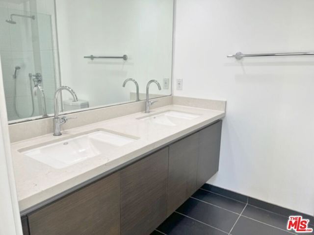 1611 S Beverly Glen 3C, Los Angeles, CA 90024