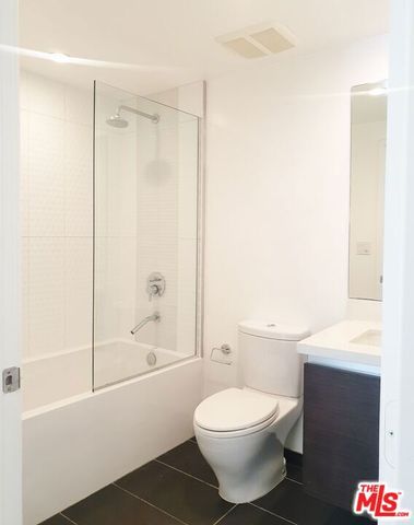 1611 S Beverly Glen 3C, Los Angeles, CA 90024