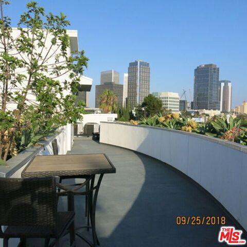 1611 S Beverly Glen 3C, Los Angeles, CA 90024