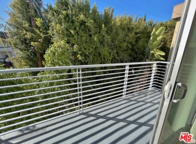 1611 S Beverly Glen 3C, Los Angeles, CA 90024