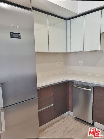 1611 S Beverly Glen 3C, Los Angeles, CA 90024