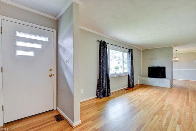 609 Birch DR, Newport News, VA 23601